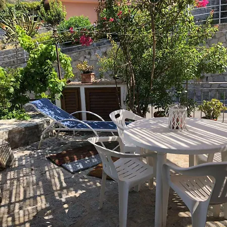 Casadizia Bilocale Giardino + Parcheggio A Chiessi